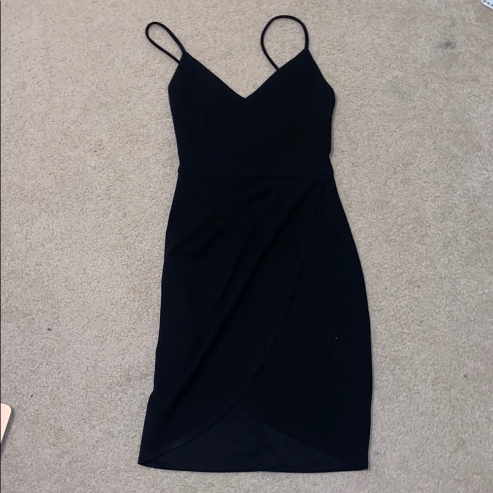 Lulus body con black dress